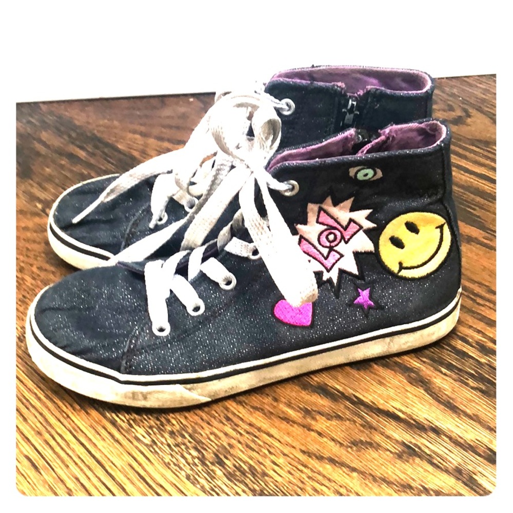 Boutique shoes child size 1